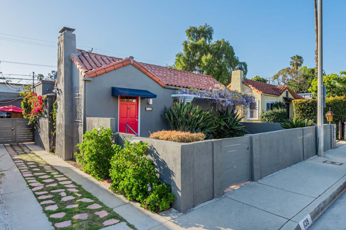 1139 N Genesee, West Hollywood, Los Angeles, California, United States 90046, 4 Bedrooms Bedrooms, ,3 BathroomsBathrooms,Single Family Home,Sold Listings,N Genesee,1101