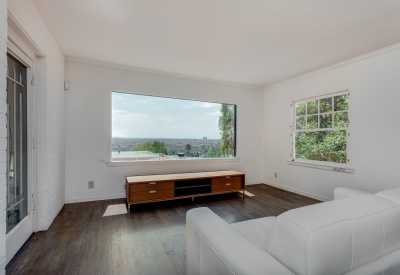 1312 Larrabee St Sunset Strip Traditional Living Room View