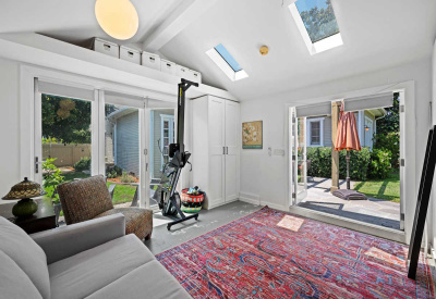 568 N Gower Guest House