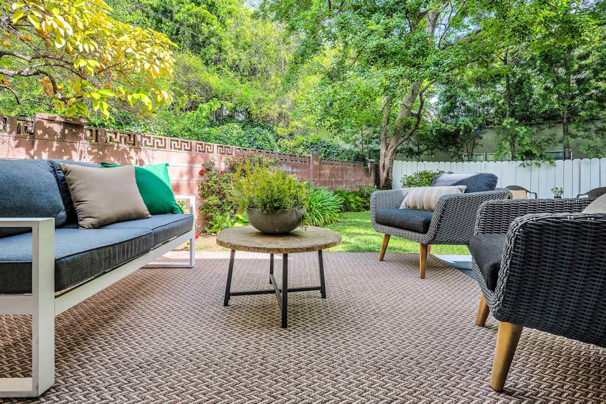 12243 Kling Street Pation and Yard