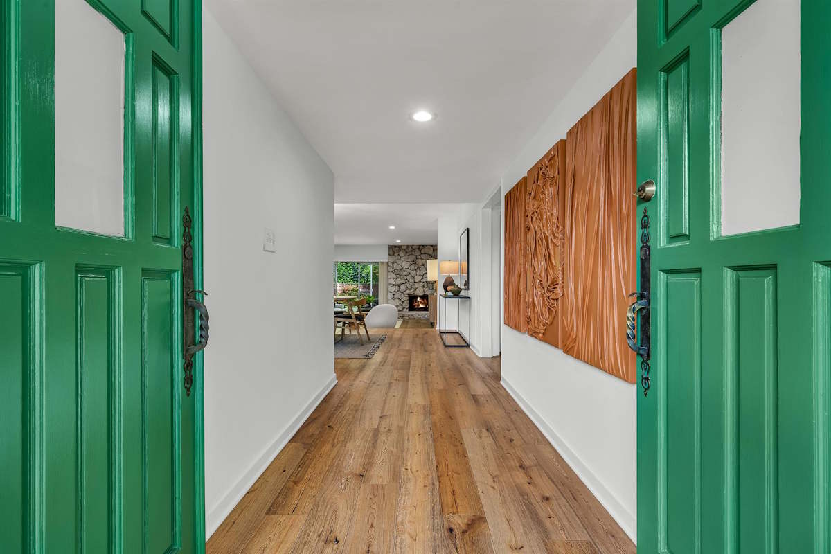 12243 Kling Street Entry Hall