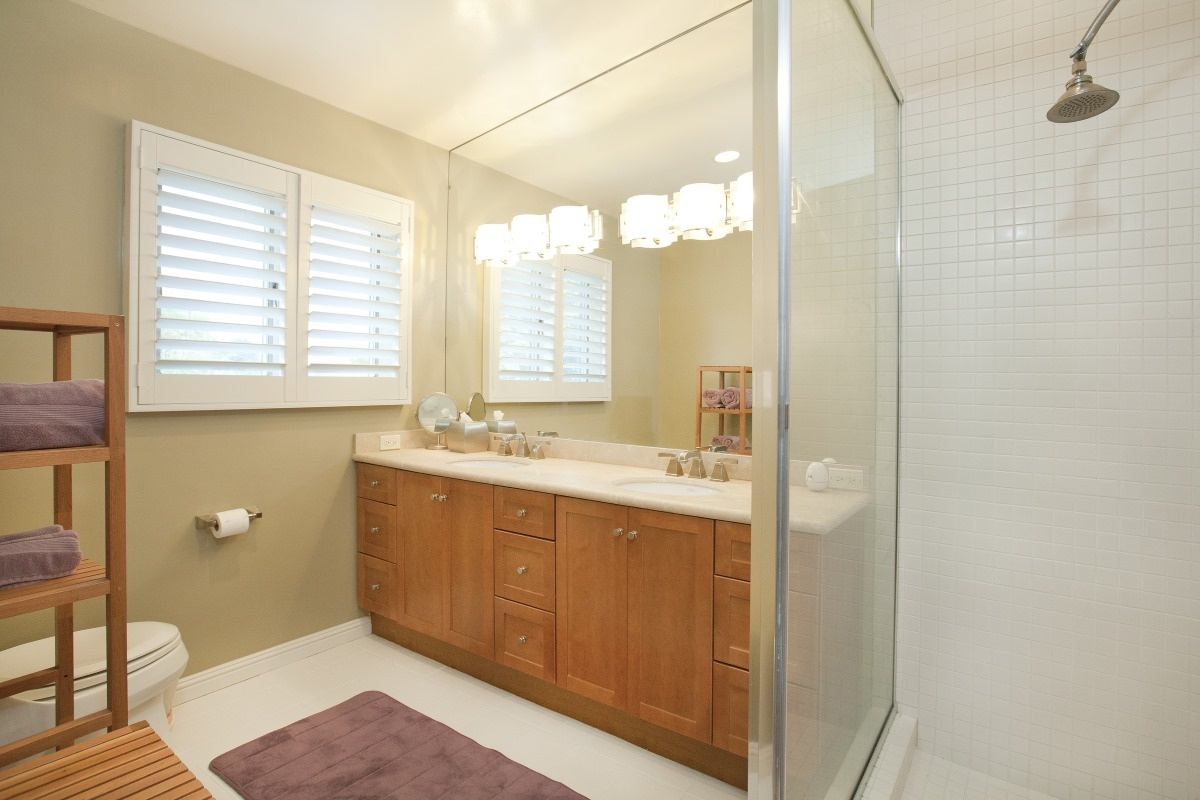 14928 Jadestone Drive Sherman Oaks Mid-Century Modern Master Bath