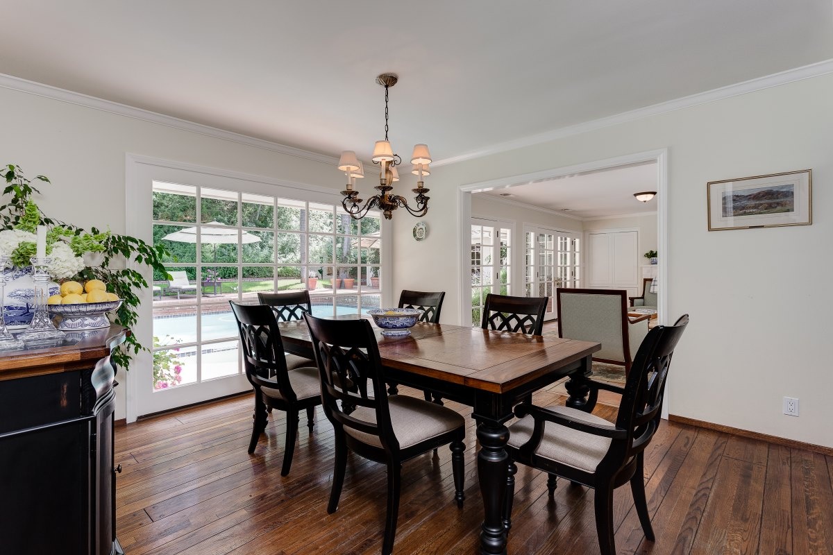 16056 Woodvale Rd Private Encino Country Estate Dining Room