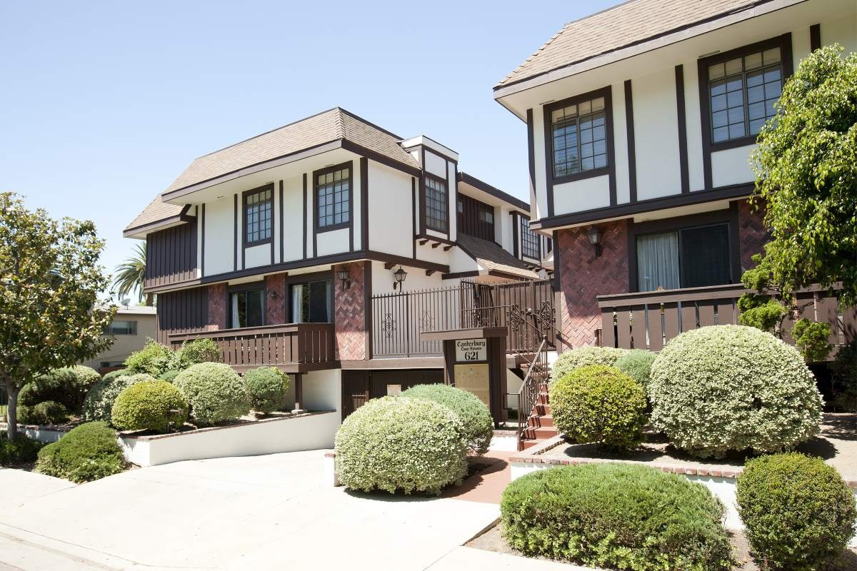 621 N Orlando Ave #6  West Hollywood Townhouse Front