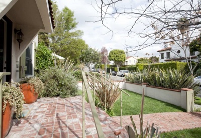 843 Huntley West Hollywood Premier Fourplex Front yard