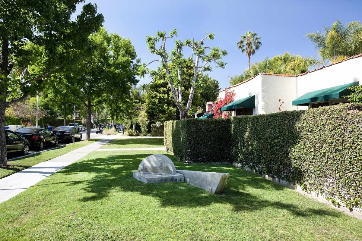 800 Huntley Drive West Hollywood Trophy Triplex From Sherwood