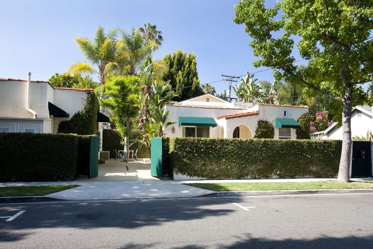 800 Huntley Drive West Hollywood Trophy Triplex Sherwood Entrance