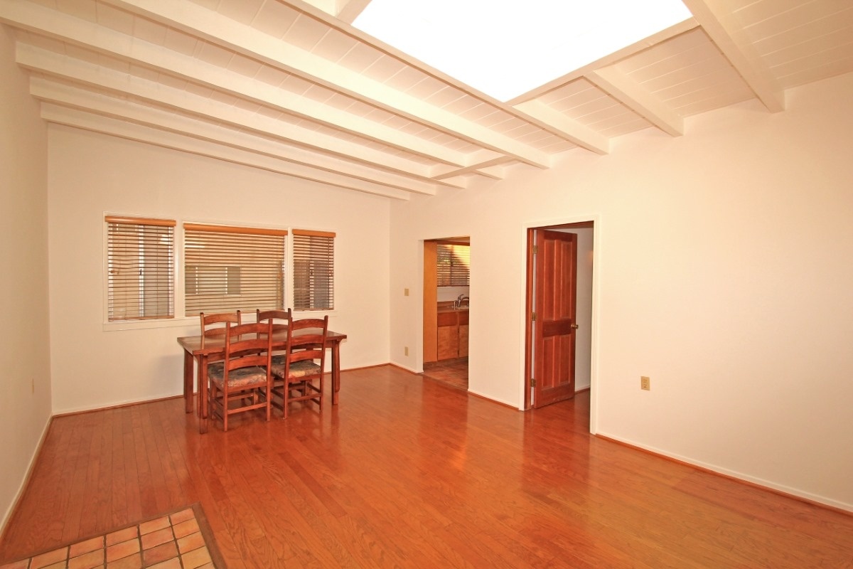 8135 Willow Glen Road Laurel Canyon Contemporary Dining Area