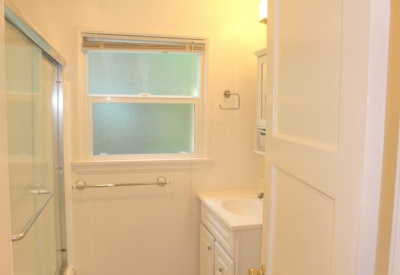 874 Alandele Avenue  Museum Square 1 Bedroom Rental 90036 Full Bath