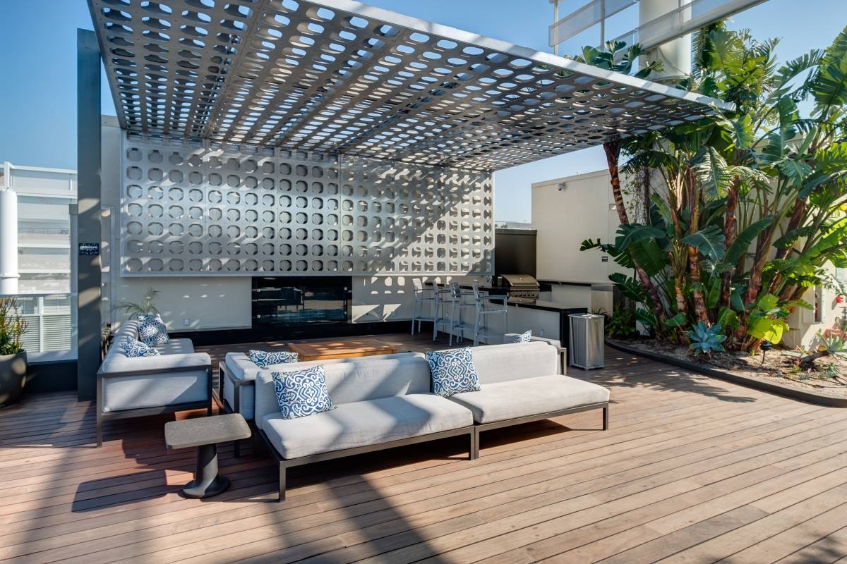 6250 Hollywood Blvd W Residences Hollywood Luxury Lease 90028 Rooftop Entertaining Area