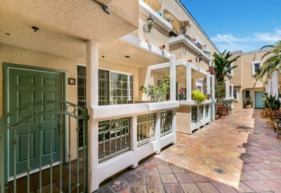 1076 S Orange Grove Ave #3 Wilshire Vista 90019 Condo Paito