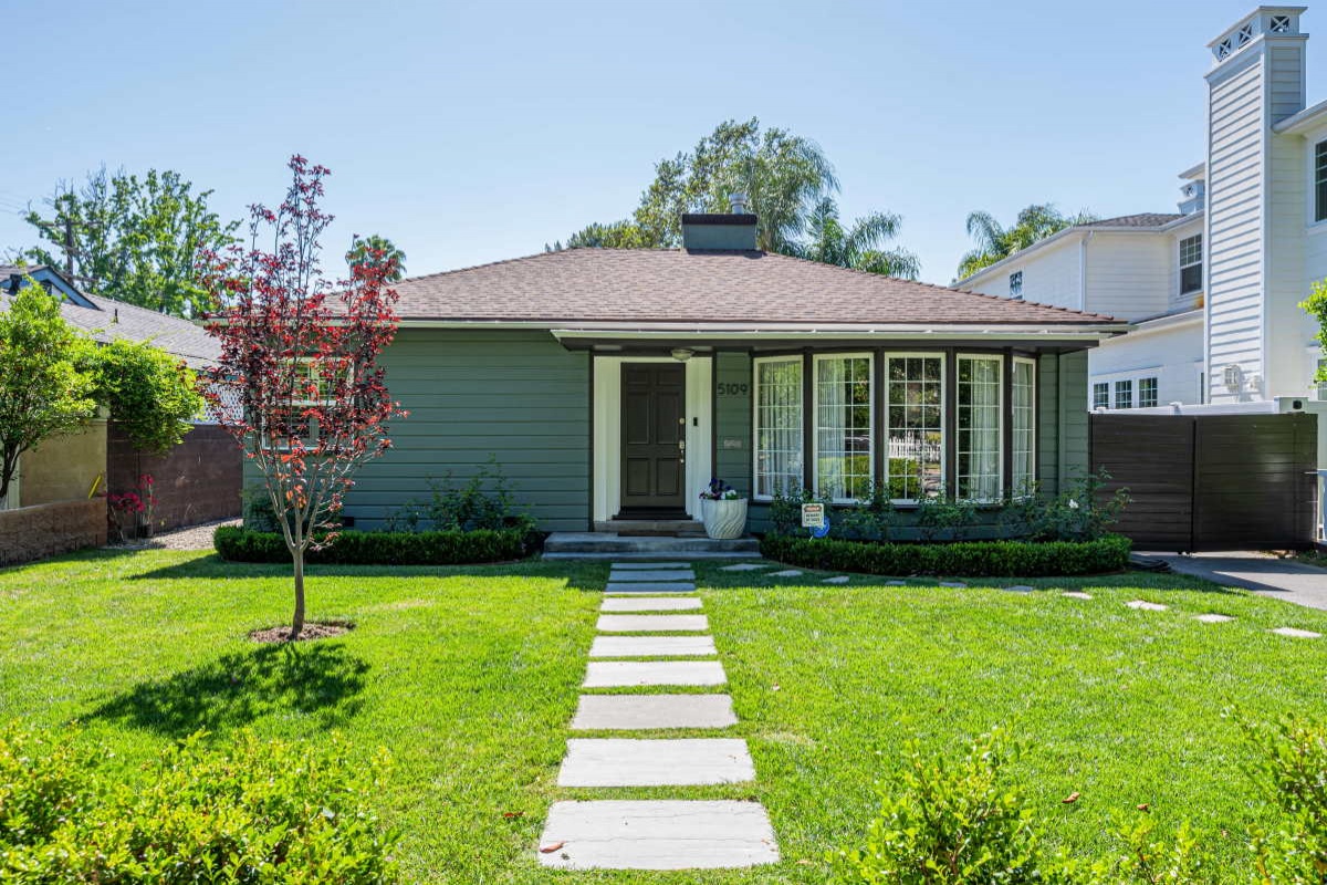 5109 Nagle Avenue, Los Angeles, Los Angeles, California, United States 91423, 3 Bedrooms Bedrooms, ,2 BathroomsBathrooms,Single Family Home,Sold Listings,Nagle Avenue,1080