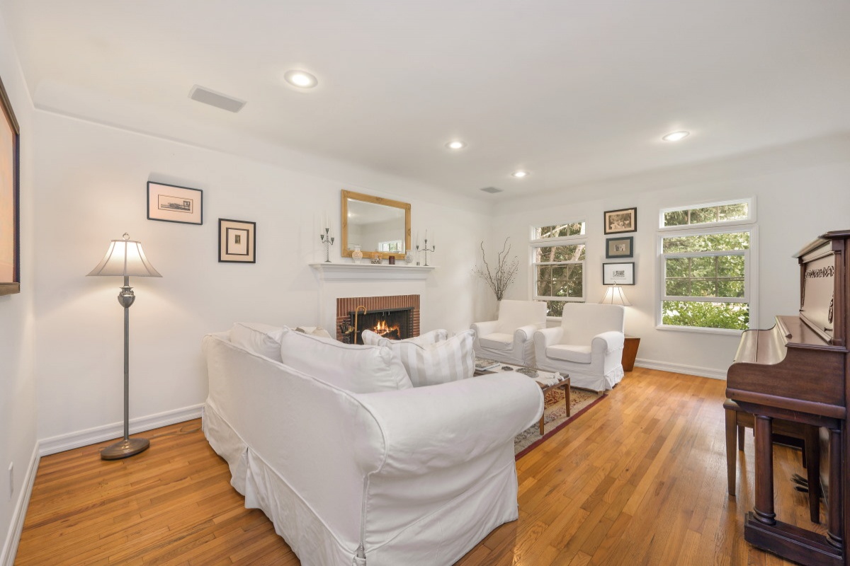 2130 Yorkshire, Santa Monica, Los Angles, California, United States 90404, 3 Bedrooms Bedrooms, ,3 BathroomsBathrooms,Single Family Home,Sold Listings,Yorkshire,1083